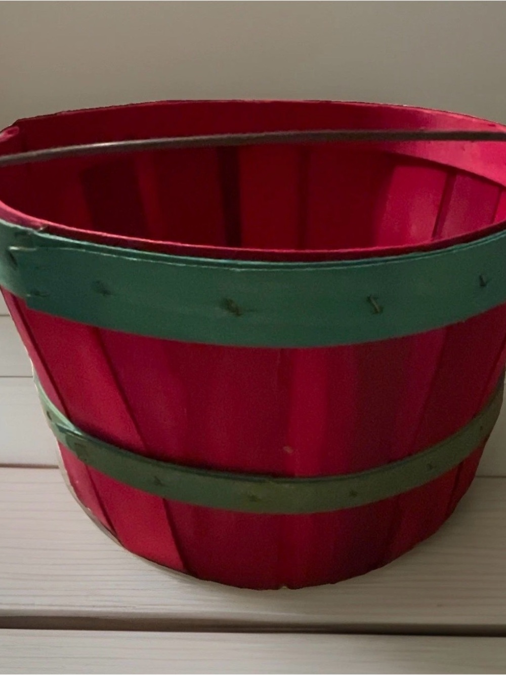 🍏VTG Red Green Wooden Slat Apple Basket Wire Handle Farmhouse Holiday Decor🍎
